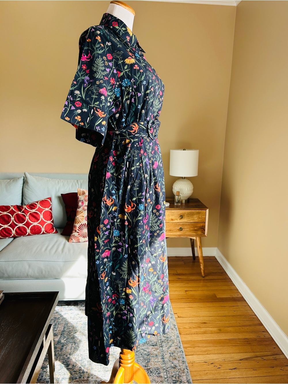 NWT Mixed by Nasrin Black Floral Belted Midi Shirt Dress Size Small - Picture 4 of 15